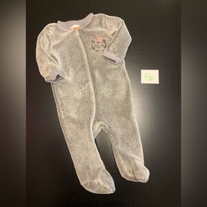 $3.00💝 Grey 3-6m Baby Girl Zip Up Sleeper with Cat Design